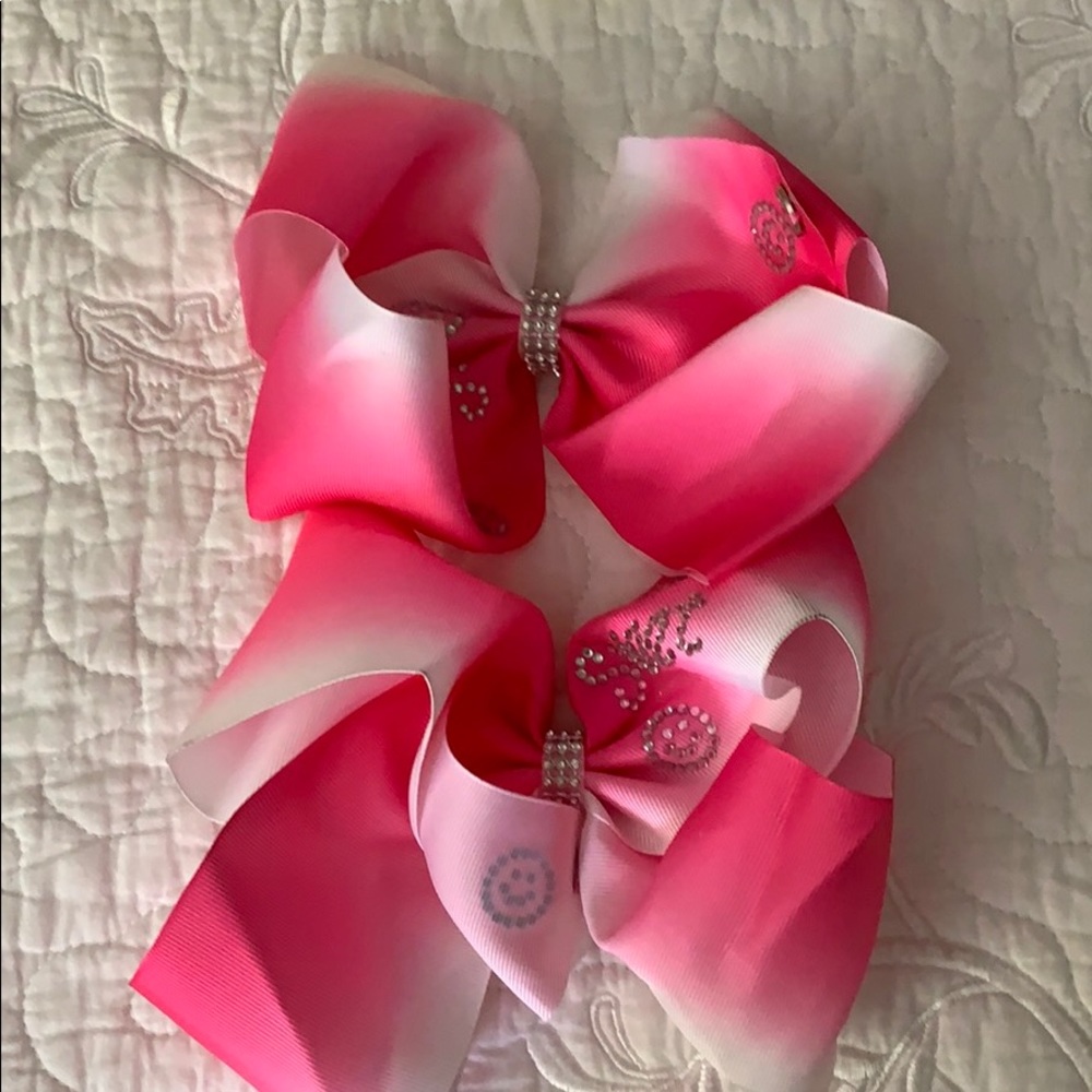 Jojo bows